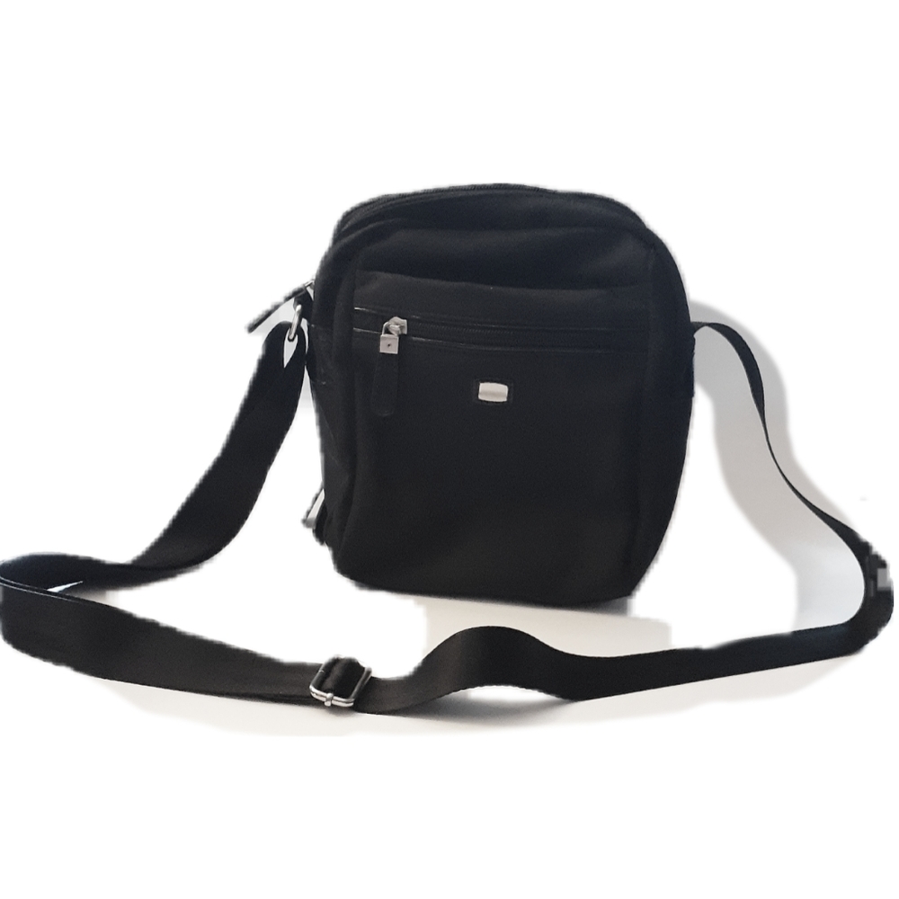 Baggs Sporty Black Crossbody Purse